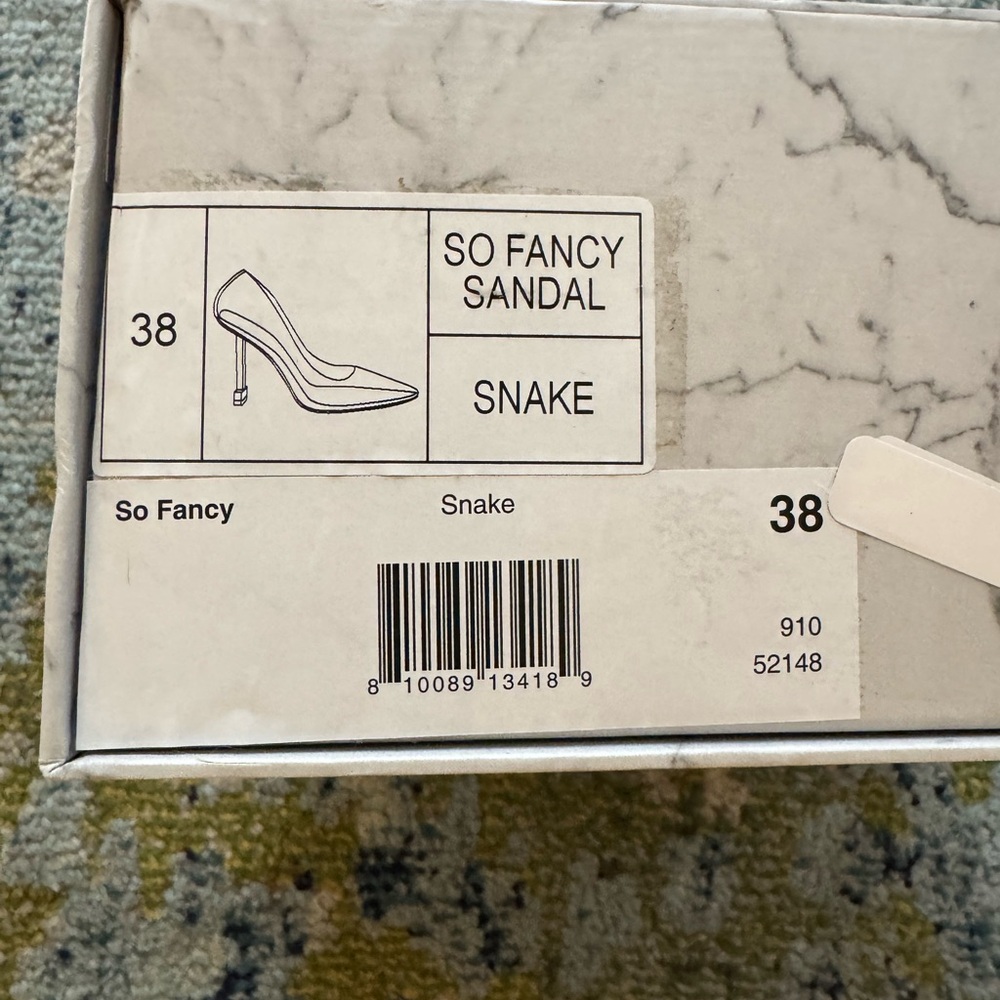 So Fancy Snakeskin Pattern Heels - Gray and Cream with Gold Heels - Picture 12 of 12